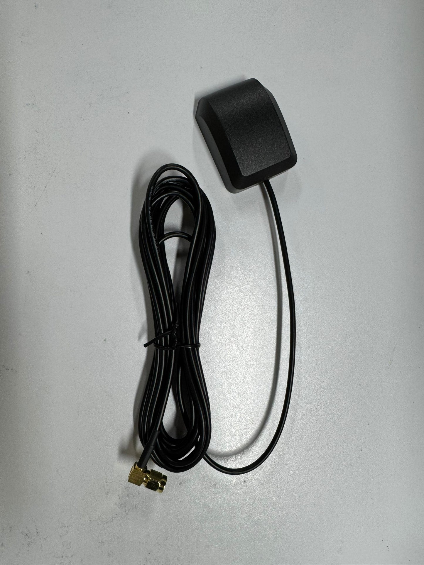 Euroharry GmbH waterproof auto GPS antenna with SMA connector, suitable for car stereo, navigation, and IoT router systems.