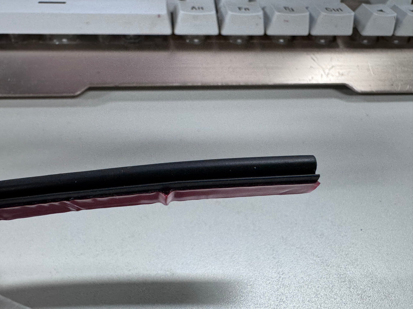 1.8m Türdichtung Dichtungsband Selbstklebend,Dichtung Türrahmen Flexibel,Gummidichtung Abdichtungsband Wasserdicht,Fensterdichtung,Dichtungsstreifen Dichtungsgummi Tür Fenster - Euroharry GmbH